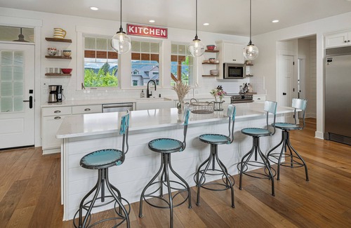 Laclede House | Waterfront, Boat Lift, Hot Tub, Luxury Farmhouse