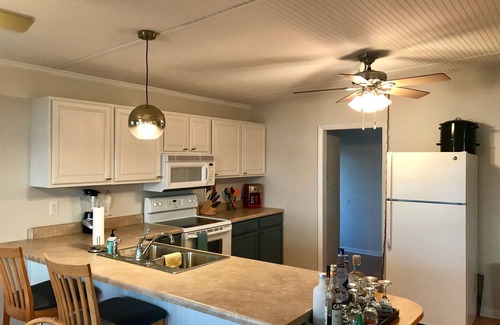 Oak Island House | Waterfront- Bring your Kayaks & Fishing Poles!