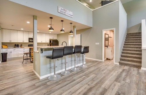 Nashport House | Waterfront Buckeye Lake Vacation Rental with Hot Tub