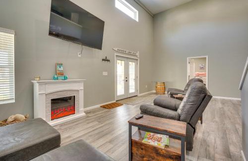 Nashport House | Waterfront Buckeye Lake Vacation Rental with Hot Tub