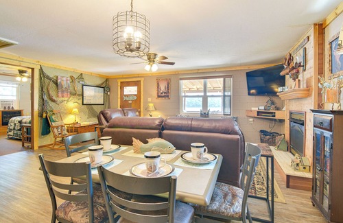 Cedarcreek Cabin | Waterfront Bull Shoals Lake Cabin w/Deck + Views!