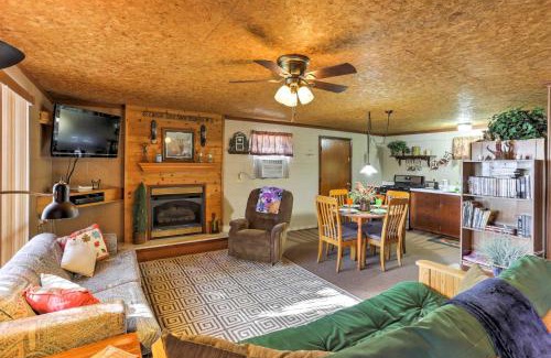 Cedarcreek House | Waterfront Bull Shoals Lake Cabin with Deck and Views!