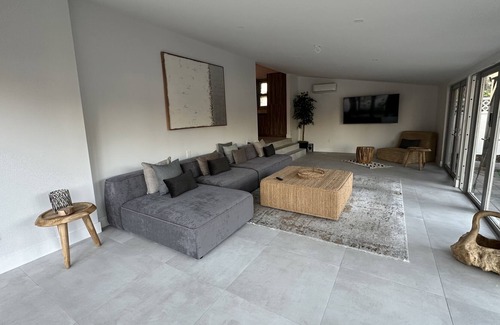 Riverside Park House | Waterfront Bungalow by Las Olas