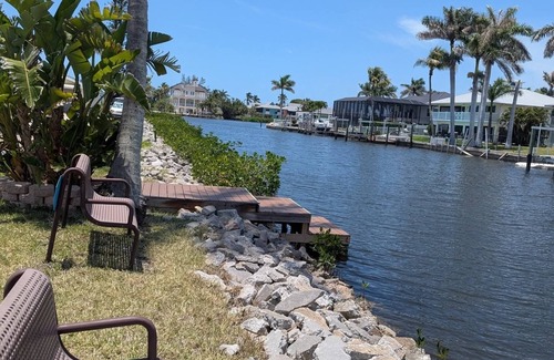 Bonita Shores Cottage | Waterfront Bungalow