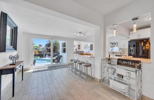South New River Isles House | Waterfront Bungalow Heated Pool Pineapple Key