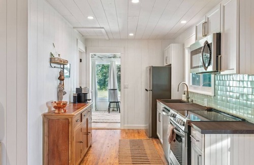 Fort Pierce House | Waterfront Bungalow, Indy River House