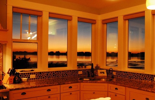 Lincoln City House | WATERFRONT BUNGALOW.VIEWS, VIEWS, VIEWS !