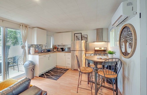 Algonquin Highlands Cabin | Waterfront Little Loon Cottage on Halls Lake