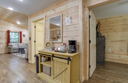 Harrisonville Cabin | WATERFRONT CABIN PRIVATE BEACH HOT TUB FIRE RING FISH HIKE KAYAK