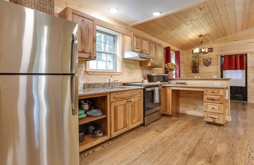 Harrisonville Cabin | WATERFRONT CABIN PRIVATE BEACH HOT TUB FIRE RING FISH HIKE KAYAK