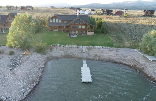 Island Park Cabin | Waterfront Cabin | 36 MI to YNP | Luxurious & Cozy Cabin