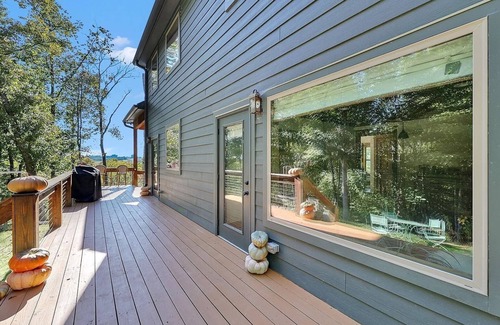 Hartsville Cabin | Waterfront Cabin in the Woods