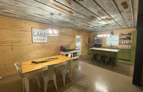 Ashville Cabin | Waterfront Cabin - Neely Henry Lake - Swim, Kayak, Fish & Boat