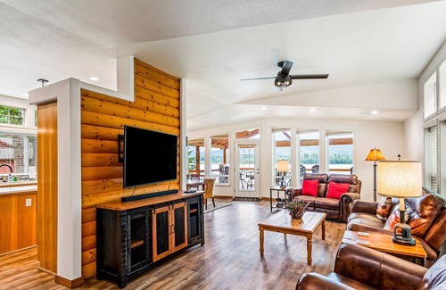 Sandpoint Cabin | Waterfront cabin on Pend Oreille River with private dock and southern exposure!