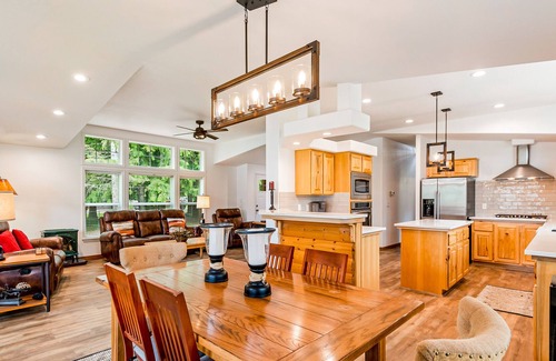 Sandpoint Cabin | Waterfront cabin on Pend Oreille River with private dock and southern exposure!