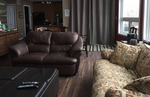 Shoal Lake House | Waterfront Cabin on Shoal Lake MB