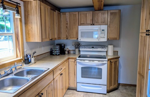 Fort Lewis Cabin | Waterfront Cabin on Lake Whitman