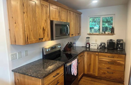 Hayden Cabin | Waterfront Cabin~Private Beach with Dock~Kayaks~Lakeside Deck~Great Fishing!