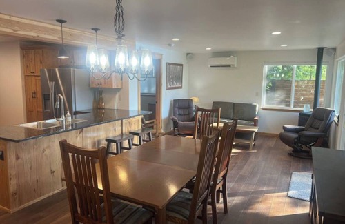 Hayden Cabin | Waterfront Cabin~Private Beach with Dock~Kayaks~Lakeside Deck~Great Fishing!