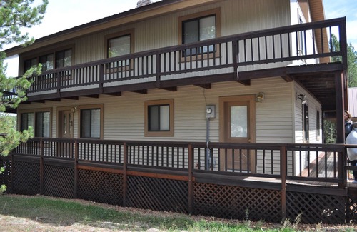 Island Park Cabin | Waterfront Cabin With Beautiful View Of Mt. Sawtelle & close to Yellowstone Park