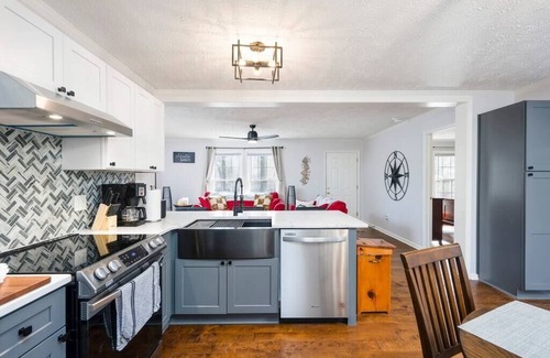 Semora House | Waterfront: Caiman Cove