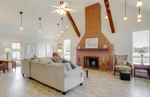 Cambridge House | Waterfront Cambridge Home Pool and Dock!