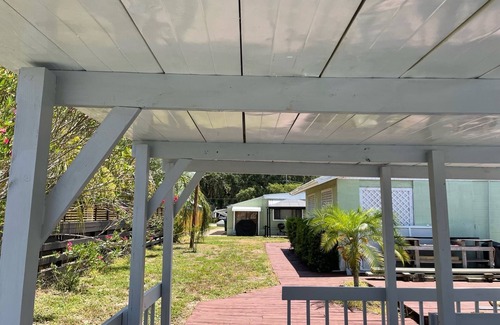 Indian Harbor Estates House | Waterfront Canal Cottage -Fisherman's Paradise w/25 ft dock