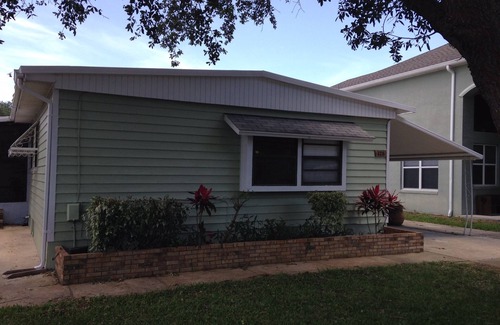 Indian Harbor Estates House | Waterfront Canal Cottage 2 bedroom /2 bath with 25 ft dock