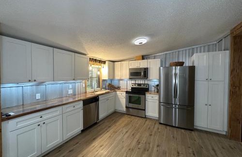 Satsuma House | Waterfront Canal in Satsuma Florida