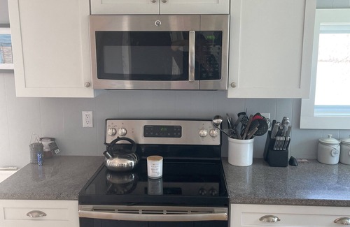 Mashpee Cottage | Waterfront Cape cottage with all the comforts of home.