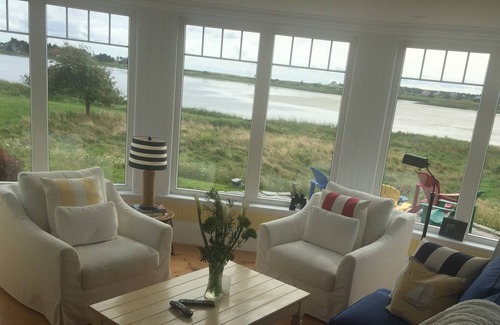 Kingsburg House | Waterfront cape walk to two long, sandy beaches in pastoral seaside settlement