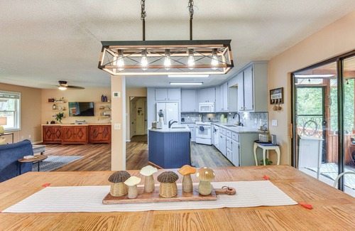 Wiley Cottage | Waterfront ‘CasAbella Cottage’ w/Kayaks & Fishing