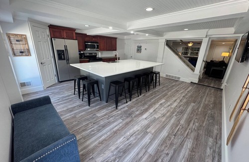 Sandusky House | Waterfront Catalina on Lake Erie-1.7 miles to Cedar Pt