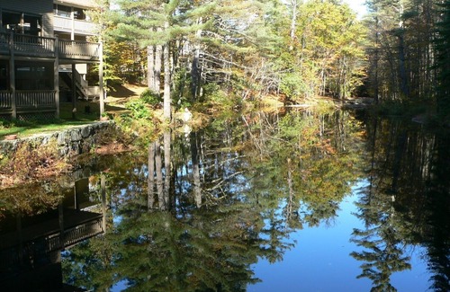 North Conway Condo | WATERFRONT, CENTRAL A/C, LUXURY, WATERFALL, WALK TO N. CONWAY