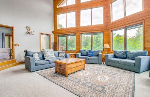 Day House | Waterfront Central Wisconsin Cabin with Indoor Pool!