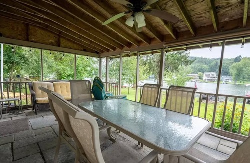 Montrose Cottage | Waterfront Charming 4-bedroom cottage with WiFi, AC in Montrose