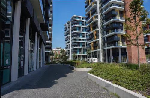 Obuda Apartment | Waterfront City apt Buda Hills Views&Free parking