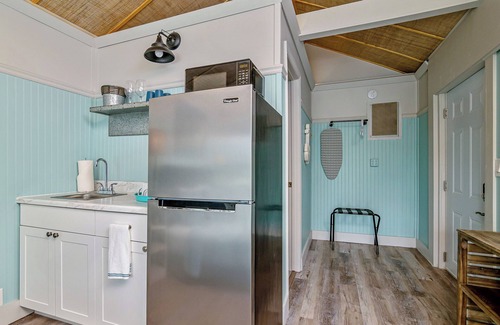 Fort Myers Beach Resort | Waterfront Coconut Cottage in Fort Myers Beach