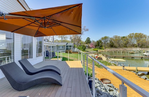 Colonial Beach Apartment | Waterfront Colonial Beach Studio w/Boat Dock!