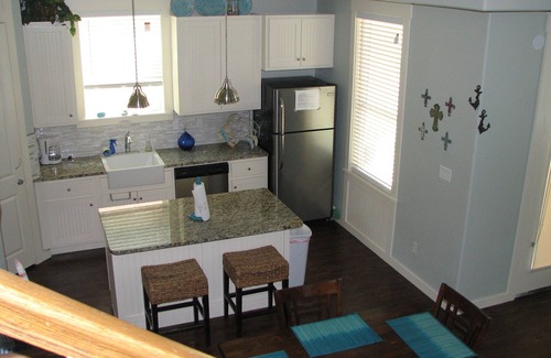 Sailhouse House | Waterfront community with its own private beach and fishing pier.