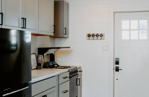 Millsboro Cottage | WATERFRONT Completely Renovated Cozy Mid Century Rental Unit #2