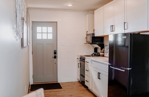 Millsboro Cottage | WATERFRONT Completely Renovated Cozy Mid Century Rental Unit #3