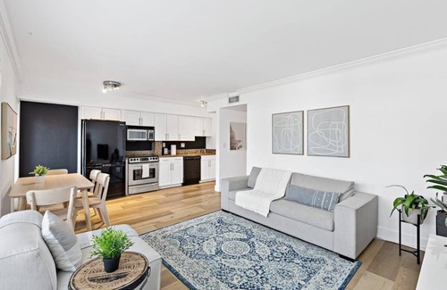 Hendricks and Venice Isles Apartment | Waterfront Condo Near Las Olas and Beach