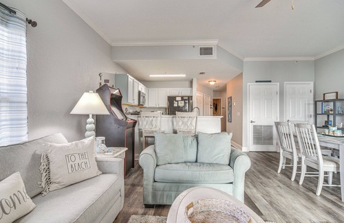 Treasure Island Condo | Waterfront Condo w/Arcade in Treasure Island!