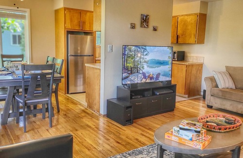Sandpoint Condo | Waterfront Condo AC Boat Slip Downtown