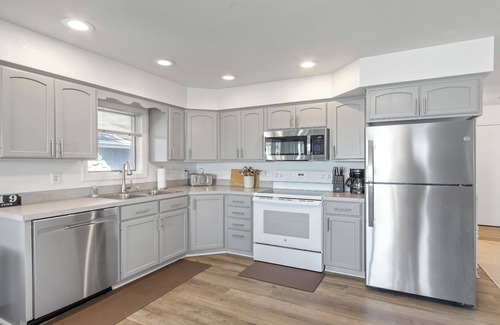 Clear Lake Condo | Waterfront Condo- Best View!