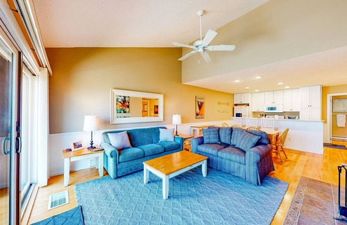 Glen Arbor Condo | Waterfront condo near skiing with beach access, on-site golf & fireplace