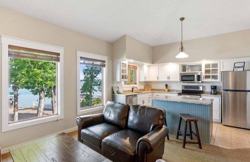 Nisswa Condo | Waterfront Condo on Gull Lake, Boat Rentals