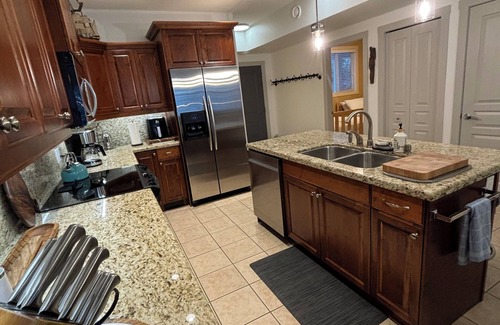 Sicamous Condo | Waterfront condo on Mara Lake w/Hot Tub and Pool