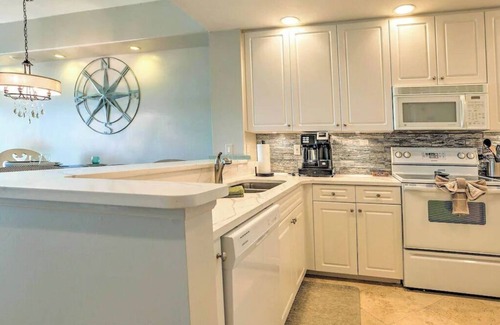 Burnt Store Marina Condo | Waterfront Condo-Sleeps 6. Burnt Store Marina. Pool, Golf, boating, and more.